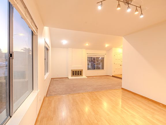 3rd image of 6586 Prague Ct