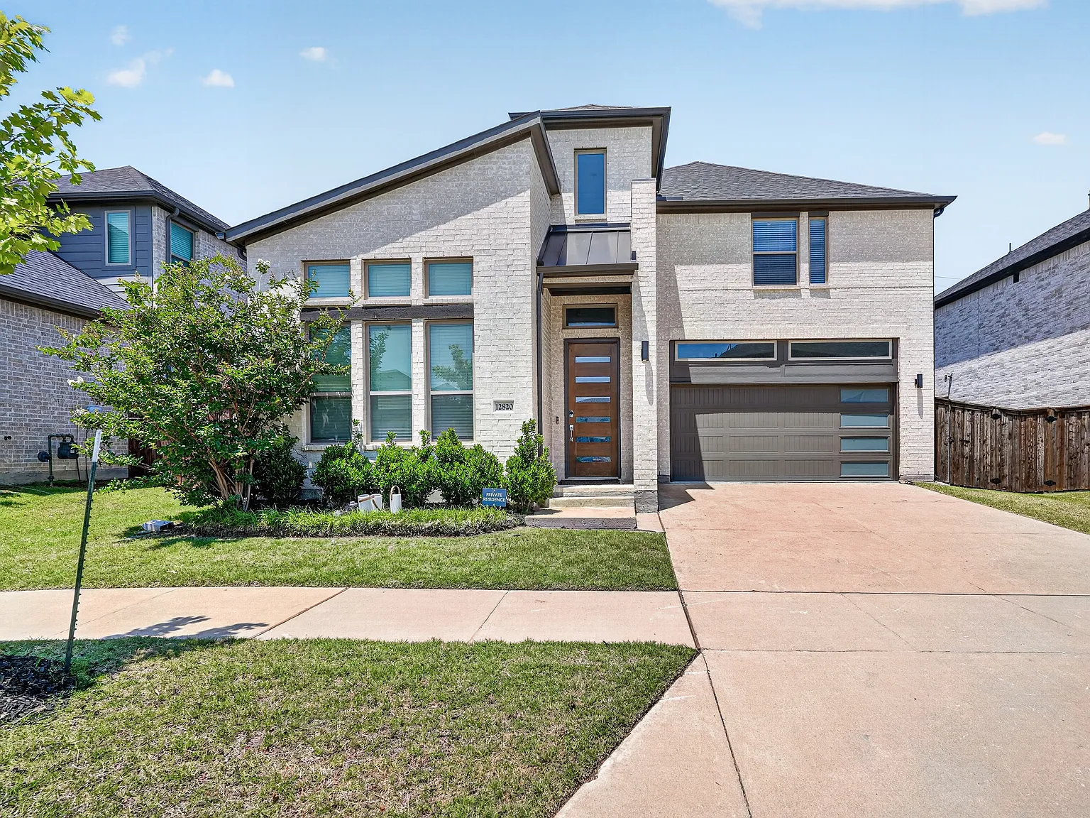 5 bed, 3384 sqft, $4,100 — Photo 1