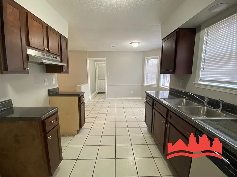 3935 Battlefield Dr — Photo 11