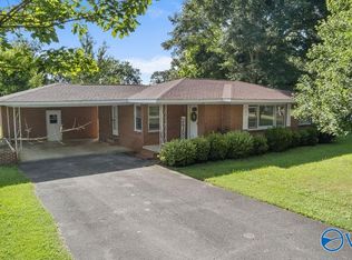 210 Auburn St, Centre, AL 35960