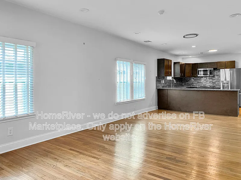 3 bed, 1.0 bath, 1166 sqft, $2,200 — Photo 4