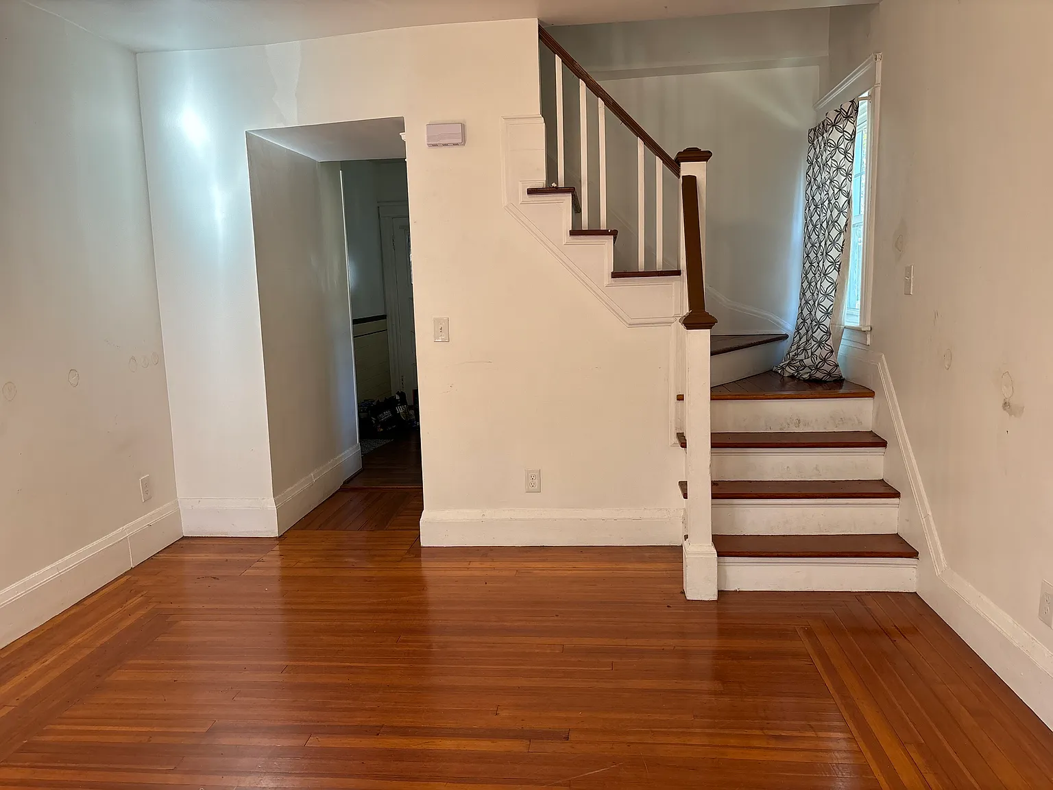 2 bed, 1000 sqft, $2,000 — Photo 1