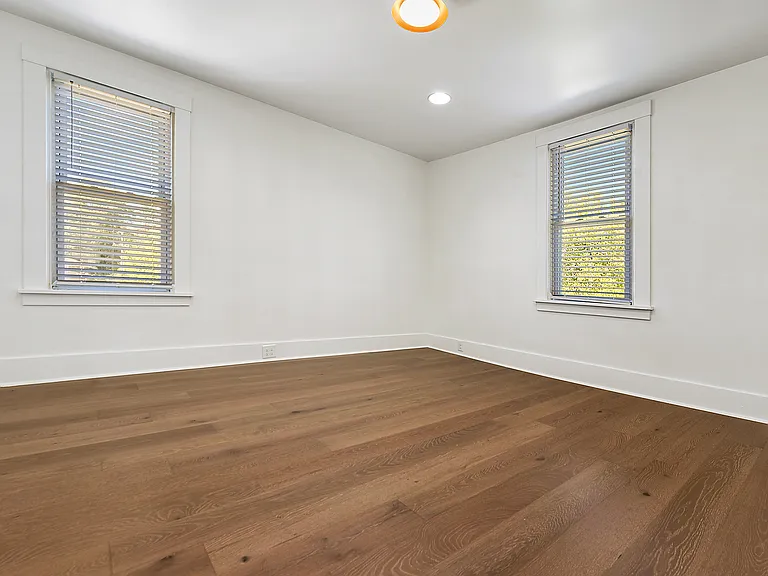 3317 Hill St — Photo 24