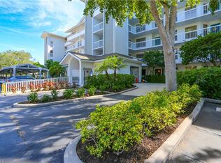 360 Horse Creek Dr APT 108, Naples, FL 34110