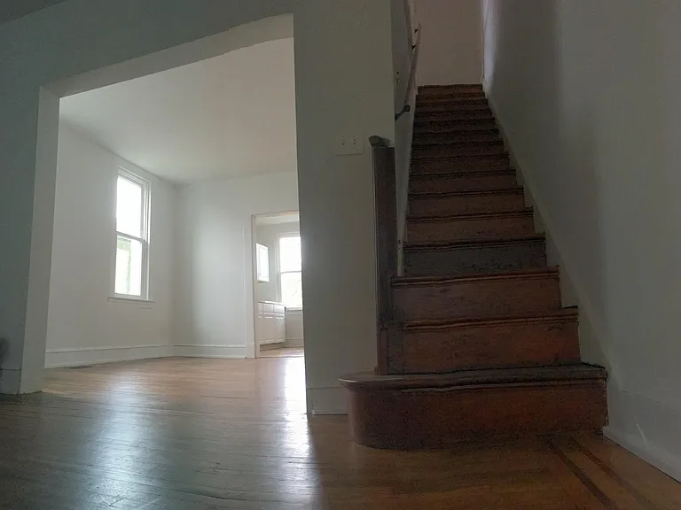 2904 Chesley Ave — Photo 17