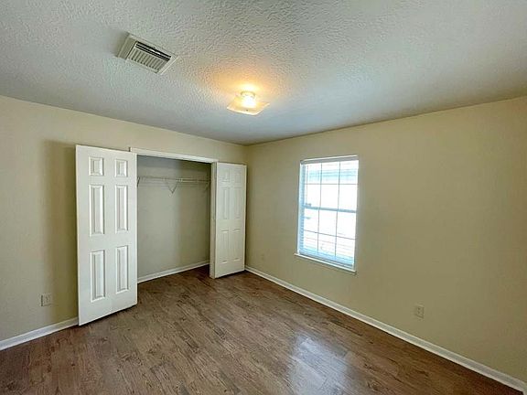 5th image of 19514 Rum River Ct
