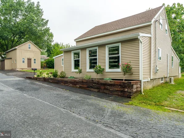 108 S Church St, Newmanstown, PA 17073