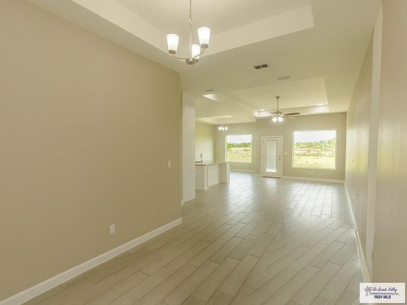 3rd image of 402 Valle Alto Dr