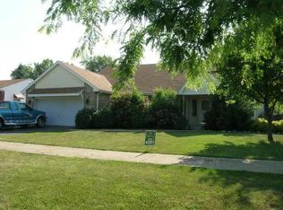 3427 Lewis St, Steger, IL 60475