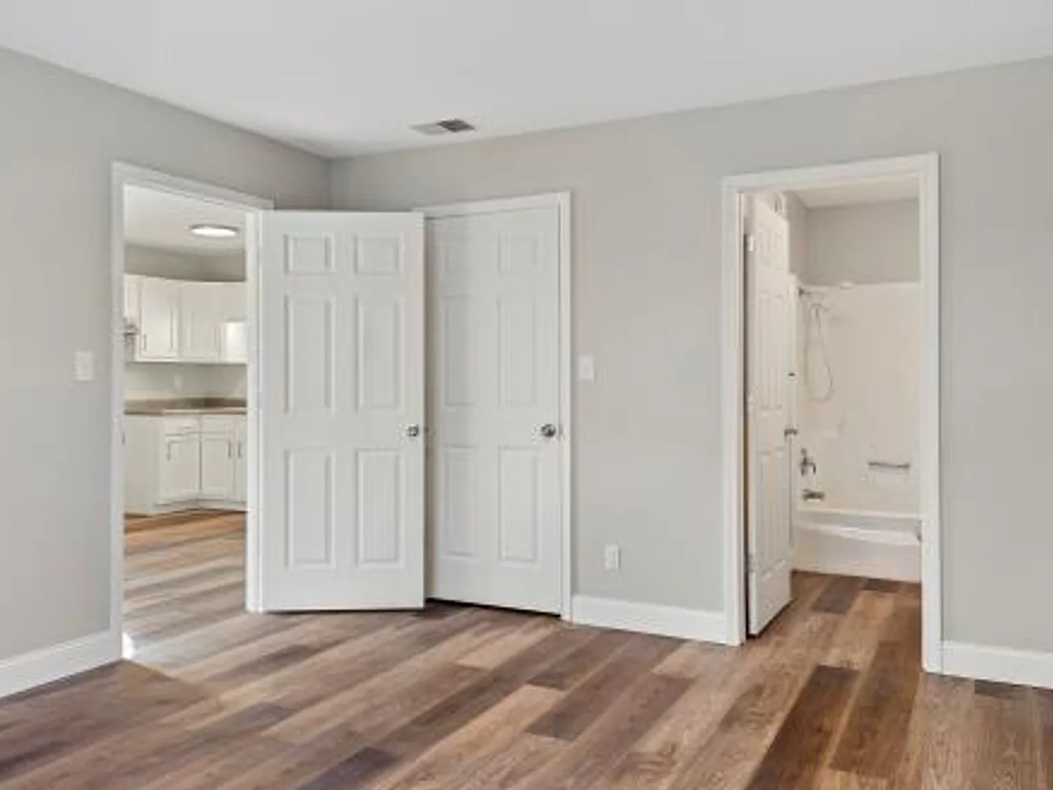 The District Apartments — Photo 4