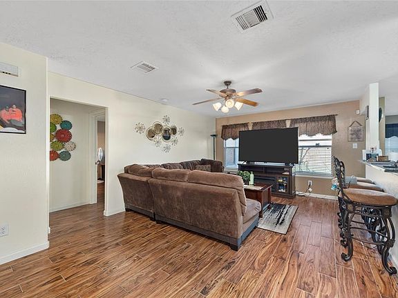 4th image of 10323 Lauren Creek Dr