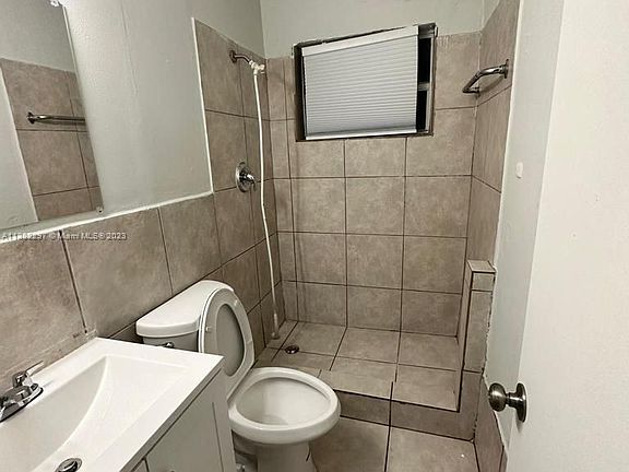 5th image of 1715 NW 8th Ct #2