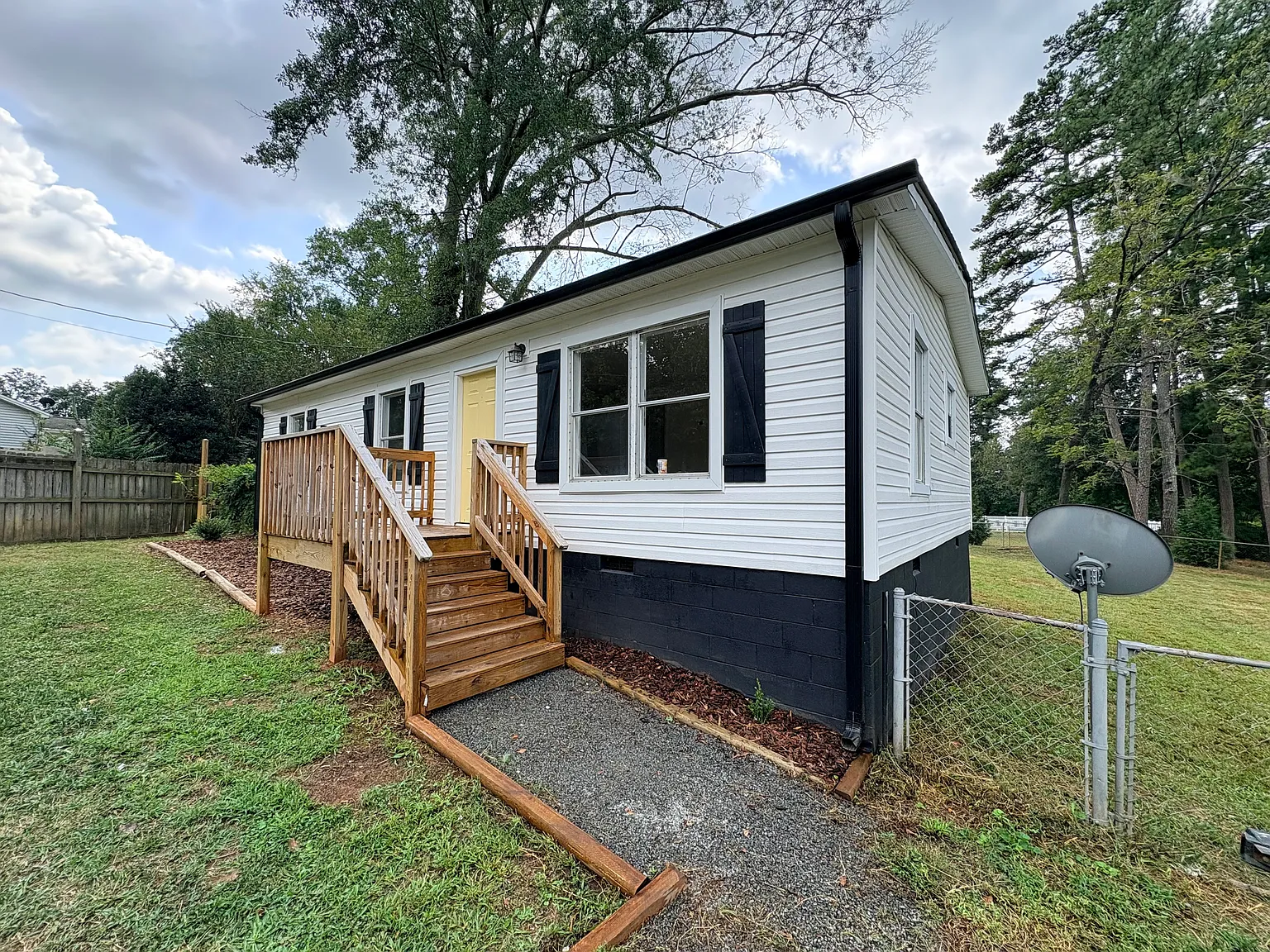3 bed, 960 sqft, $1,540 — Photo 2