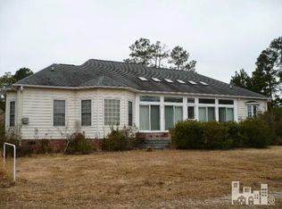 720 Colonial Rd, Southport, NC 28461