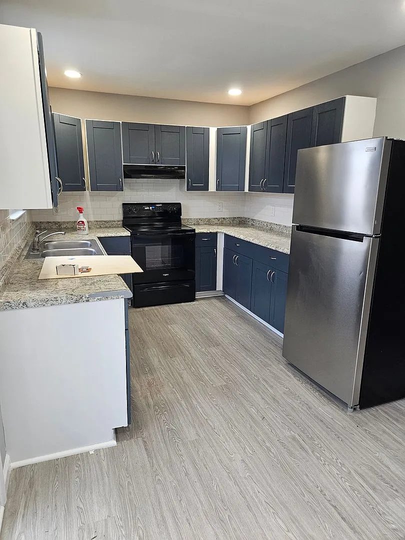Updated Middletown Townhome with Convenience & Charm — Photo 2