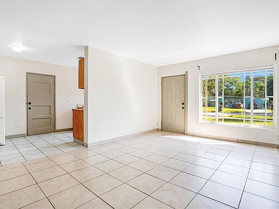 5th image of 64 N Alder Dr