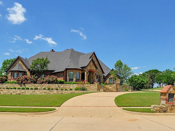 2nd image of 1038 Fox Wood Dr