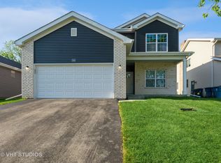 184 W 37th Pl, Steger, IL 60475