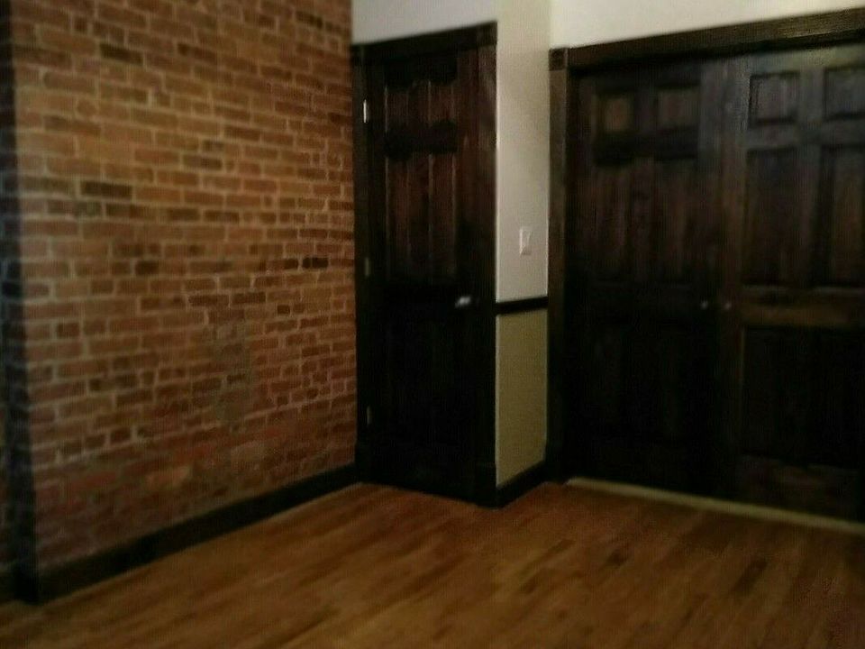 1st image of 256 E 125th St Front 1