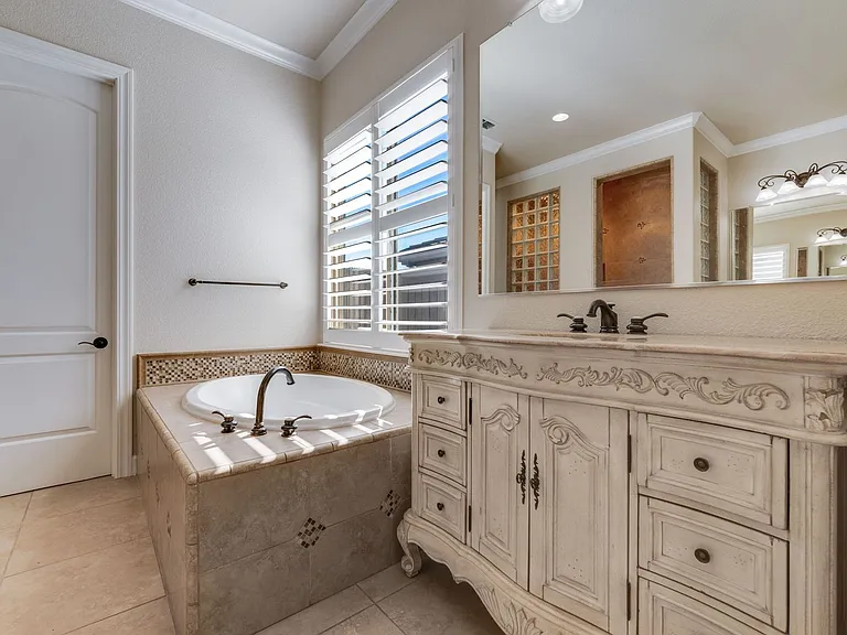 5035 Tesoro Way — Photo 3