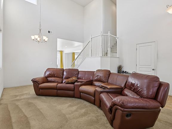 3rd image of 302 Johnson Ferry Rd