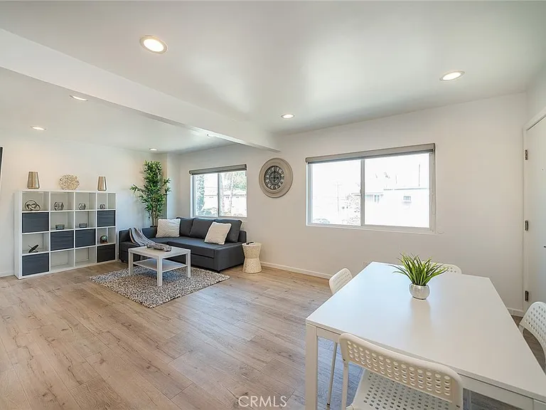 11918 Hart St #4 — Photo 8