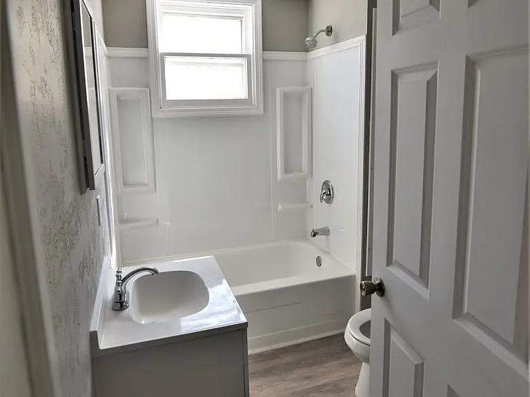 1310 Vestal Ave — Photo 6