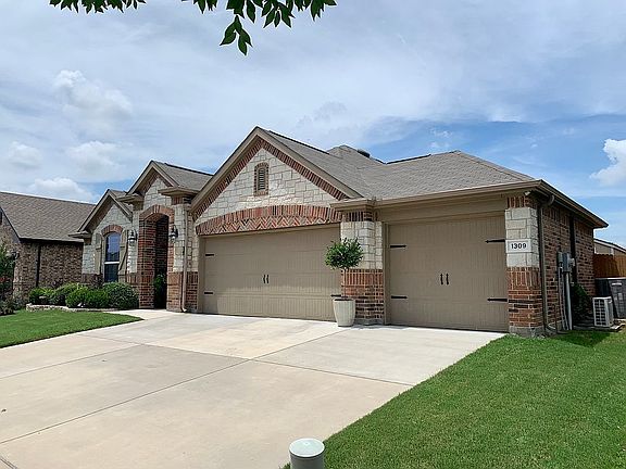 2nd image of 1309 Nacona Dr