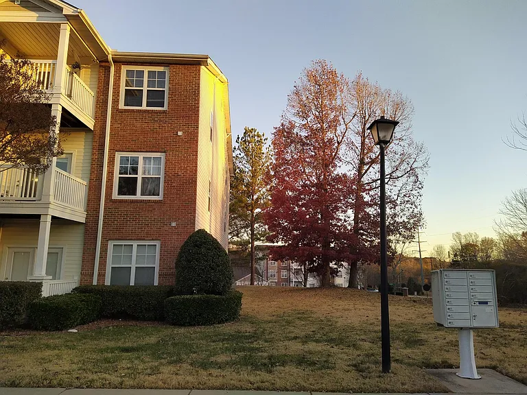 10518 Hill Point Ct — Photo 16