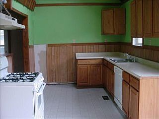 2nd image of 244 Sycamore St