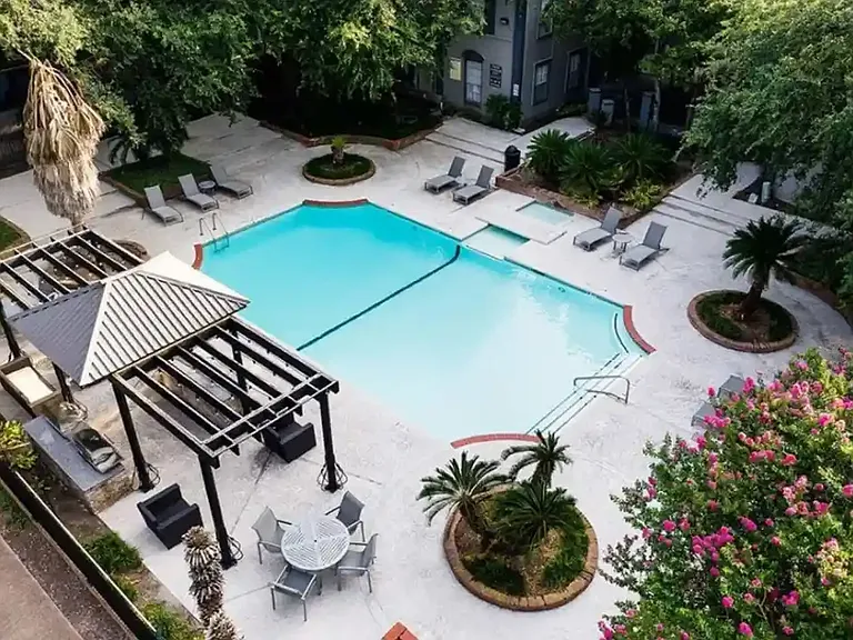 Star Westheimer Apartments — Photo 3