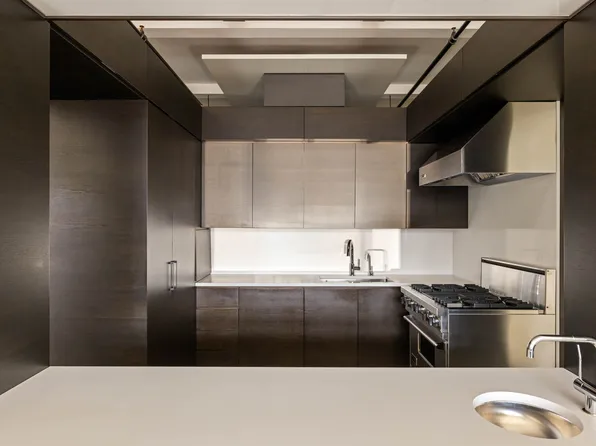 30 West 15th Street image 5 of 24