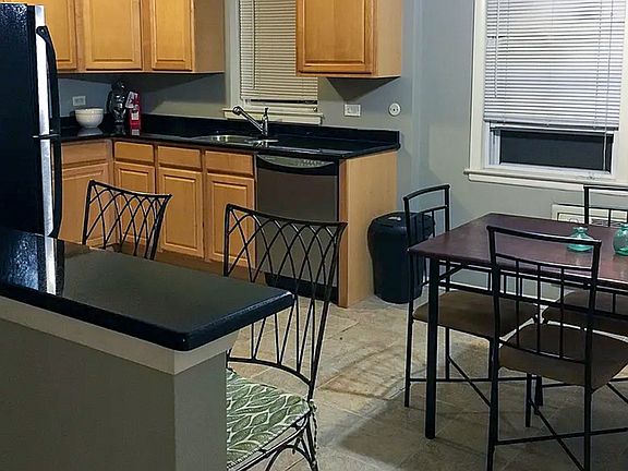 5th image of 6820 N Northwest Hwy APT 1F