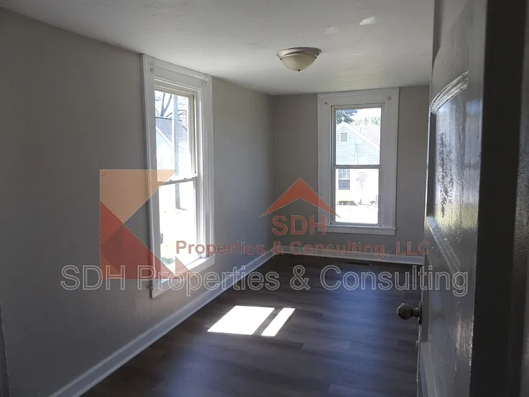 116 Aikman Ave — Photo 7