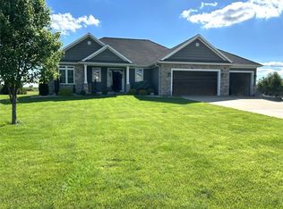 16765 Fox Ridge Dr, Effingham, IL 62401