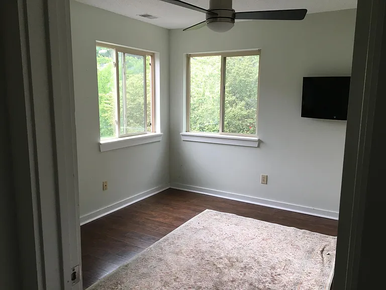 7301 Glenroie Ave — Photo 23