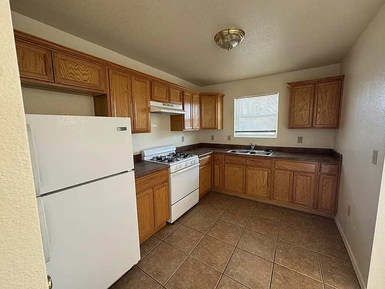 8715 Independence Dr #10 — Photo 3