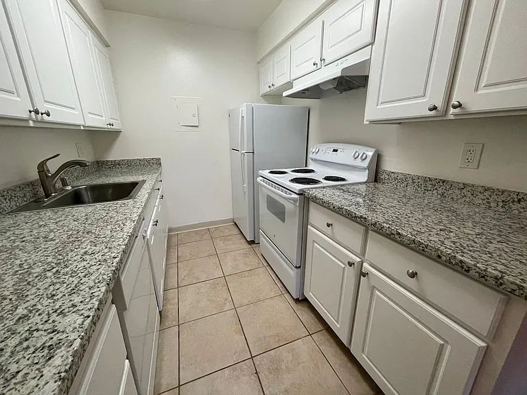 2811-15 E Street — Photo 12