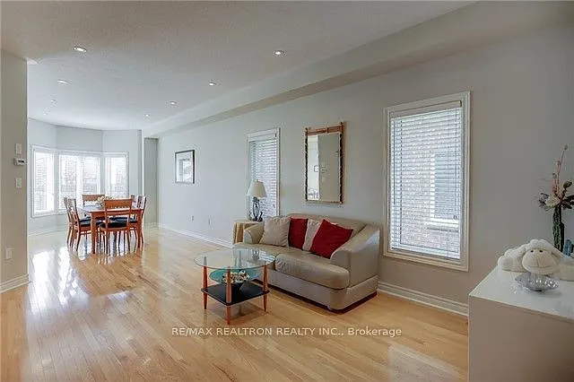 15 Dragonfly Ave — Photo 4