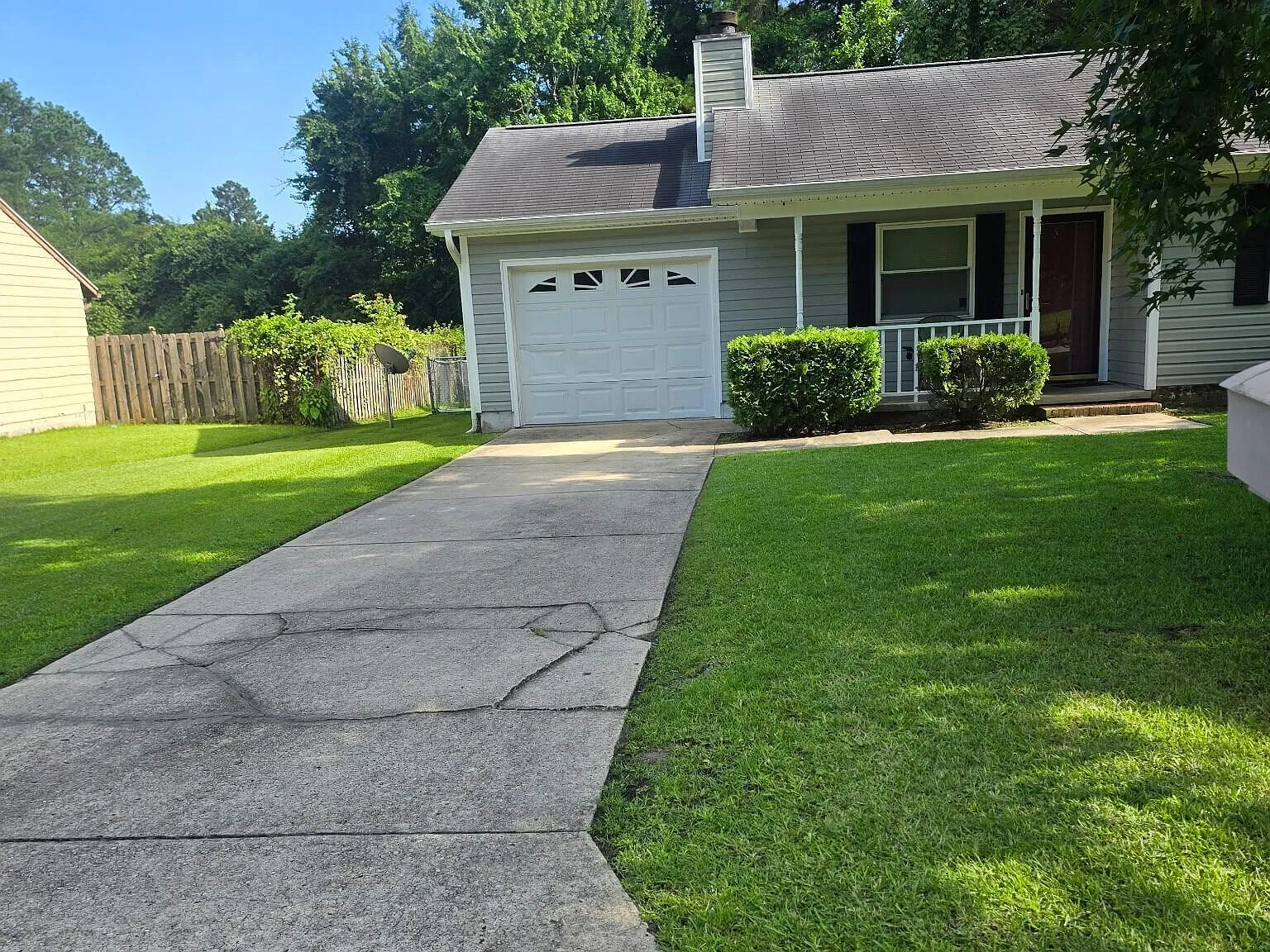 3 bed, 2.0 bath, $1,400 — Photo 2