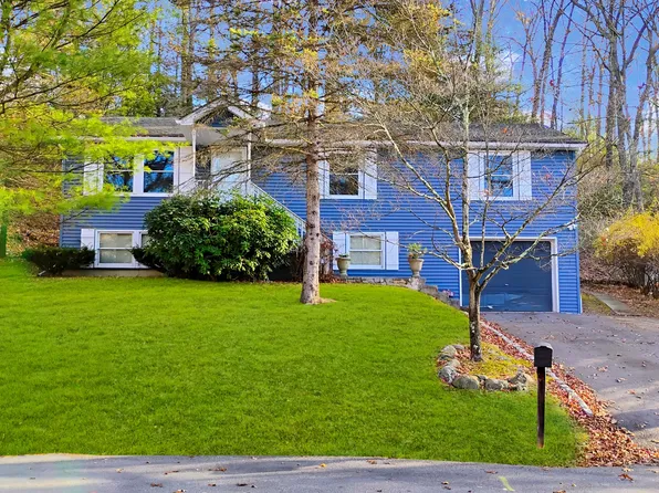 108 Oak Ct, Milford, PA 18337