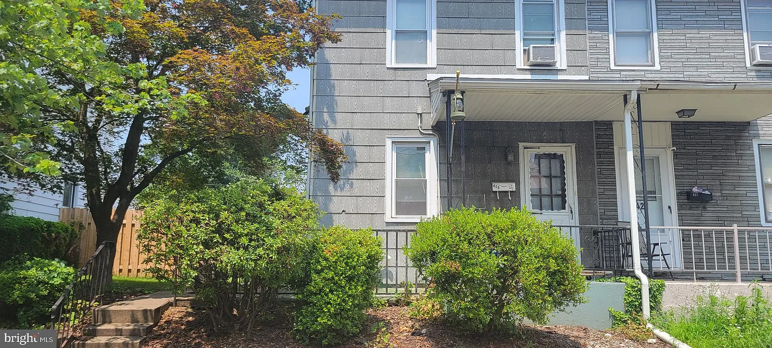 425 Cherry St photo 1