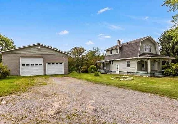 3rd image of 297 Friendship Rd