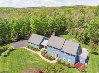 4 Farm House Ln, Mendham, NJ 07945