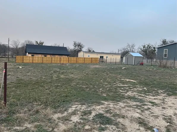 516 E Myrtle St, Dublin, TX 76446