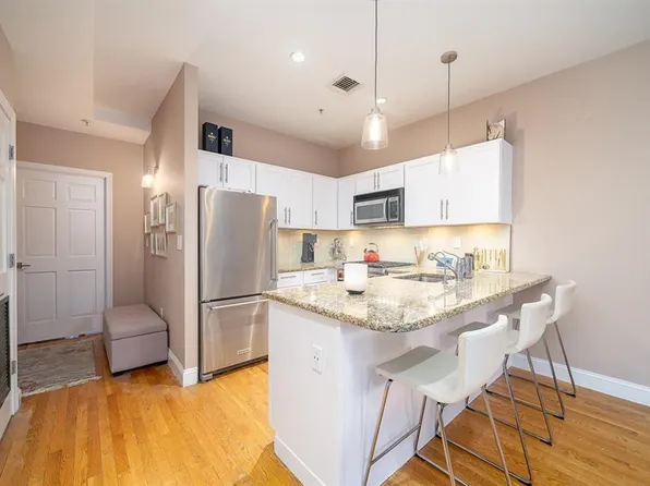 822 Garden Street image 1 of 29