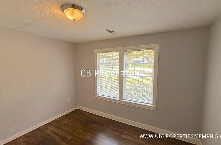 895 Mosby Rd — Photo 5