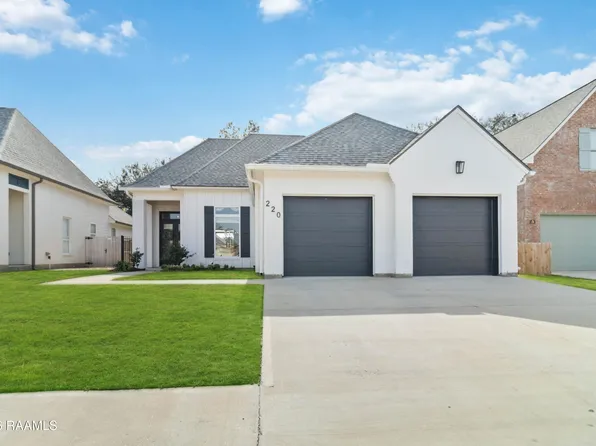 220 Treescape Dr, Lafayette, LA 70508