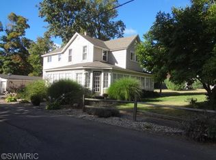 22317 Maple St, Cassopolis, MI 49031