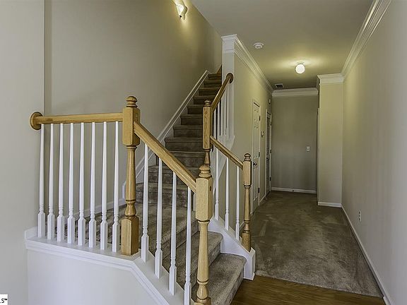2nd image of 110 Forsythia Dr